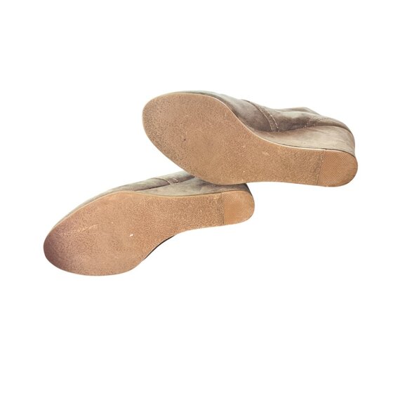 (5 for $25) Arizona Jean Co Lace Up Wedge Bootie in Taupe Size 6 - Picture 6 of 9